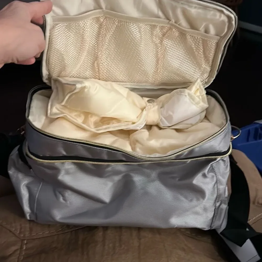 Breastmilk‎ Cooler Baby Bag, with Multiple pockets & Changing Pad. Grey.